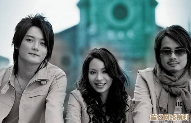 摇滚之恋角色2025终极技能揭秘，炫酷特效颠覆战场体验！