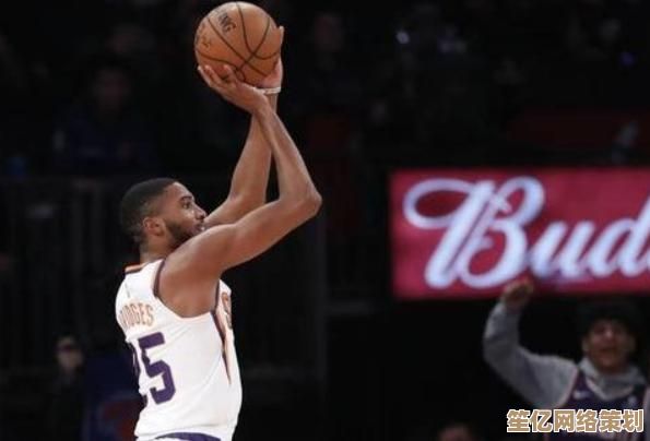 Windows 11迎来正式版升级推送，体验焕然一新的操作界面与性能优化！