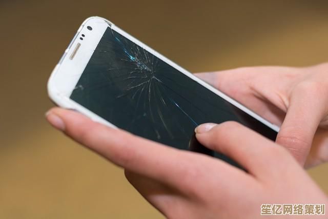 手机开不了机别慌张，试试这几招快速修复技巧！