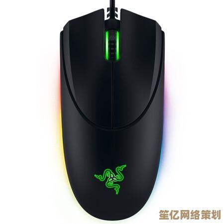 跟着小鱼学习鼠标拆解全过程，解决常见问题并避免损坏