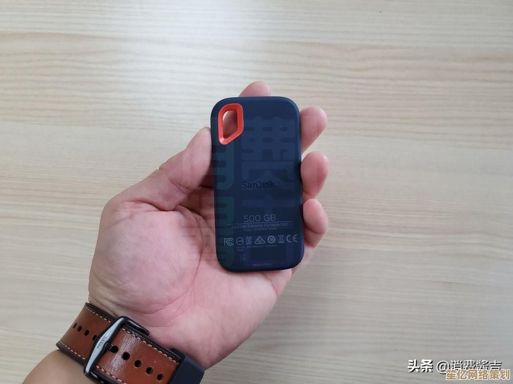 双硬盘配置扩容存储空间，高效满足大数据时代存储挑战