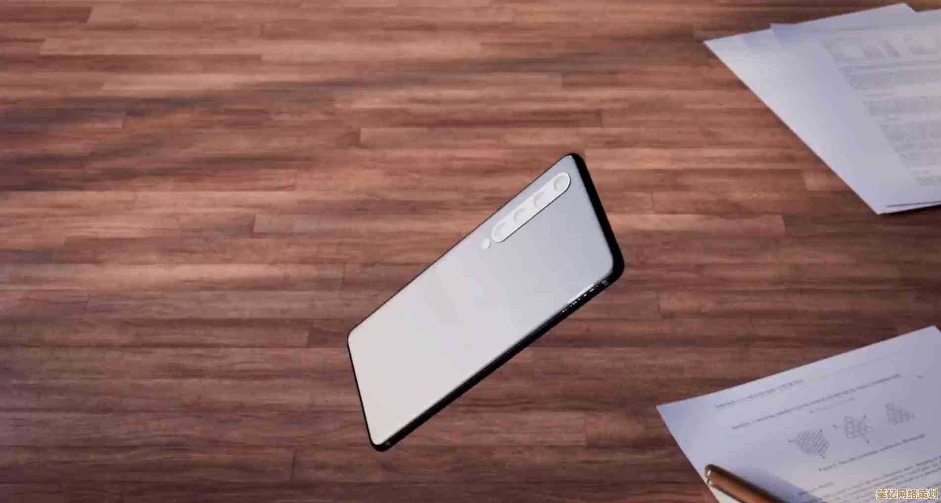 小米8探索版：科技边界再突破，邀你共赴未知领域的精彩旅程