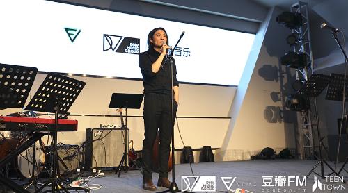 科学与哲学的跨界对话:解析真实录音中的智慧启示与时代影响