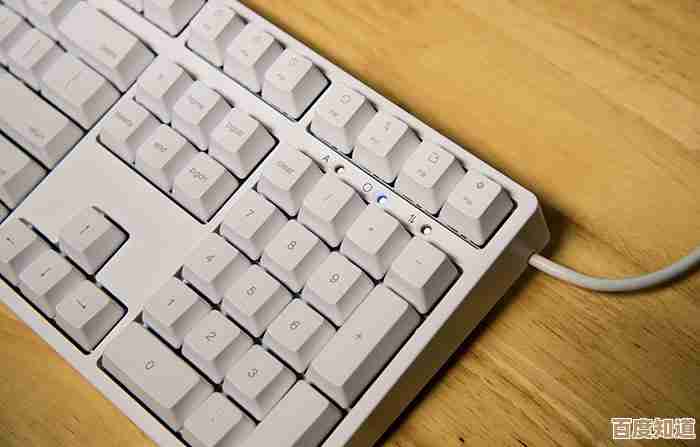 探索电脑键盘：静音键的具体位置与使用技巧