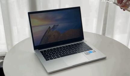智能小键盘革新输入体验，工作轻松又高效