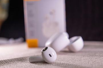 轻巧随行无线充电器，打造便捷生活，持久续航随心所用