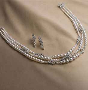 狂战项链换哪个更香，装备堆法和输出差别摸不着头脑