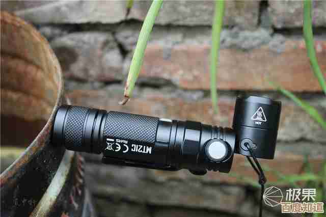 解放双手，点亮生活每一刻—多功能手电筒伴你探索无限可能