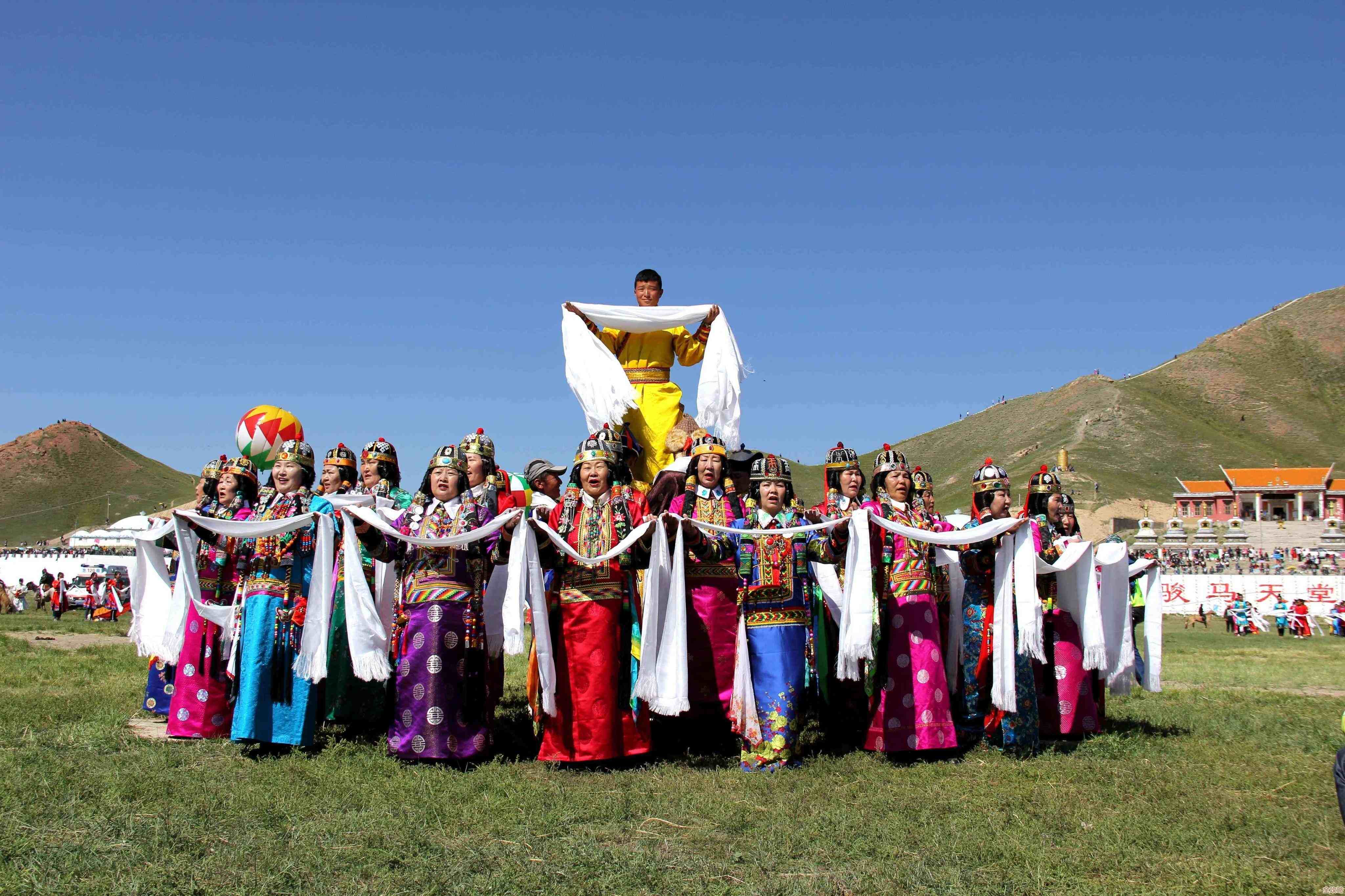 【QQ飞车盛典狂欢不停,登录即领稀有套装与点券! 【QQ飞车盛典狂欢不停,登录即领稀有套装与点券!