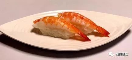 航海王壮志雄心里的甜虾寿司食用方法，别急先看下.