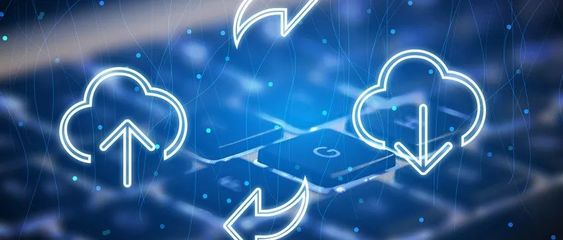 买现成的还是自己搭？混合云到底该怎么选才不纠结