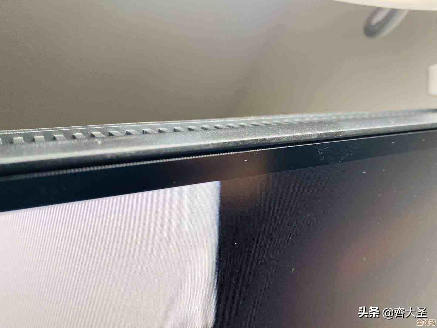 双显示器助力高效工作,提升生产力并节省宝贵时间 双显示器助力高效工作,提升生产力并节省宝贵时间