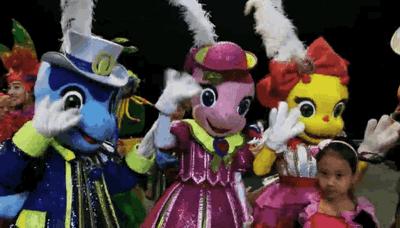 大头小鼹鼠宠物获取思路在水晶世界里，零碎步骤和点儿运气