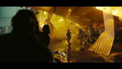 刺客信条 影能随时切换主角，就是有些段落会被强制指定