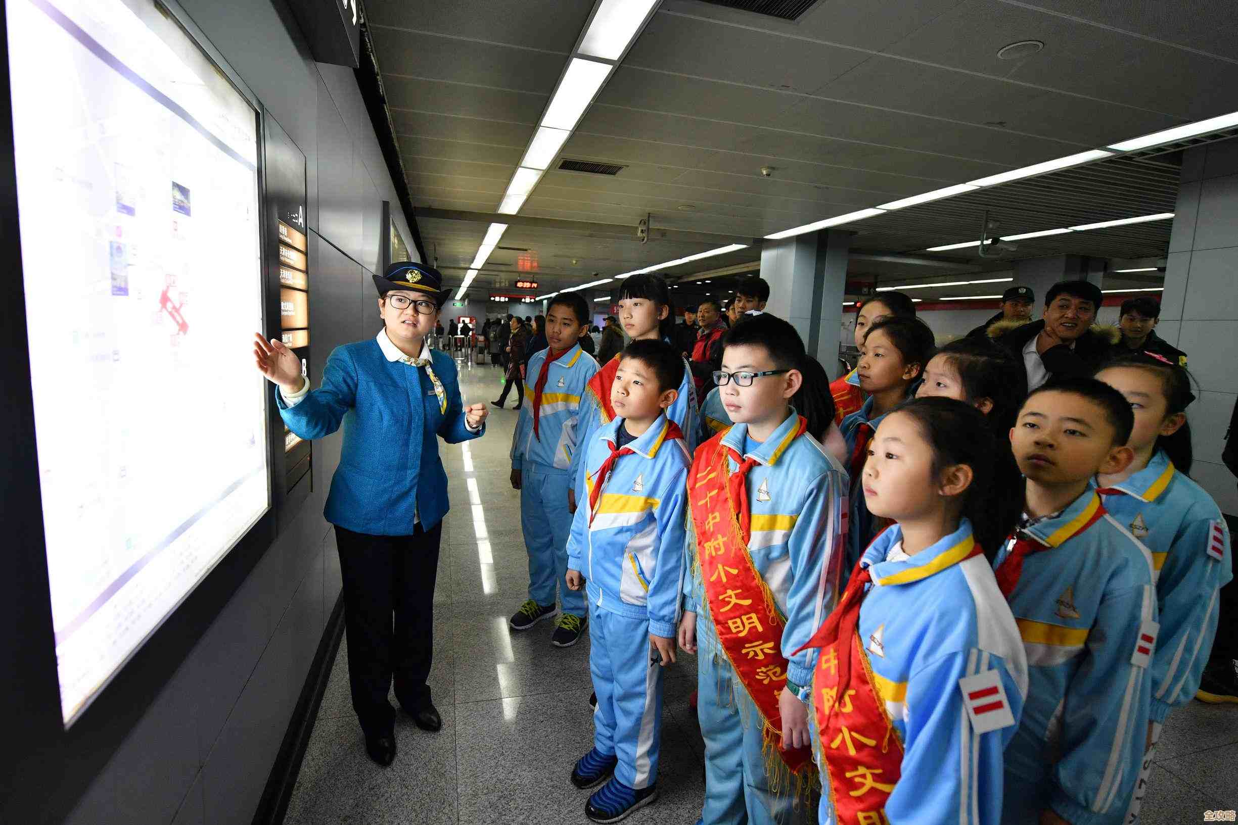 地铁逃生里那架飞机到底藏在哪儿啊，我都在地图上绕晕了